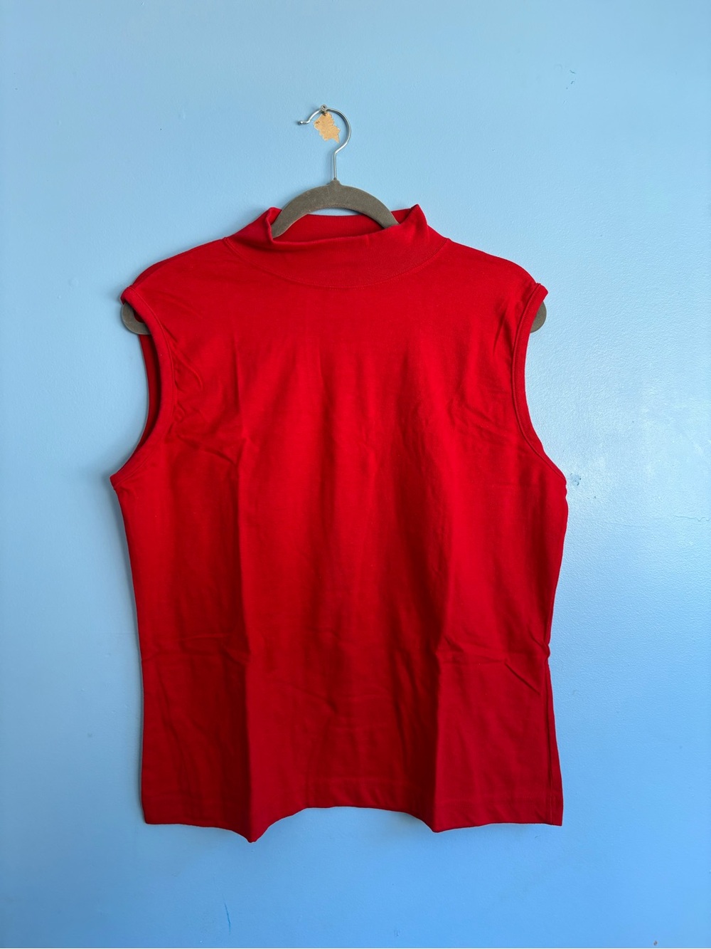 Sleeveless Mock Neck Tank Top in Red